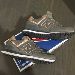 New balance 574 sneakers- Gray & Rose Gold